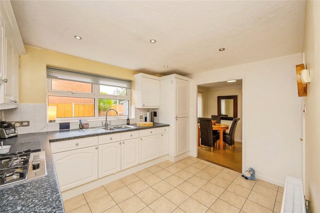 Reedmace, Tamworth, Staffordshire, B77, photo 19