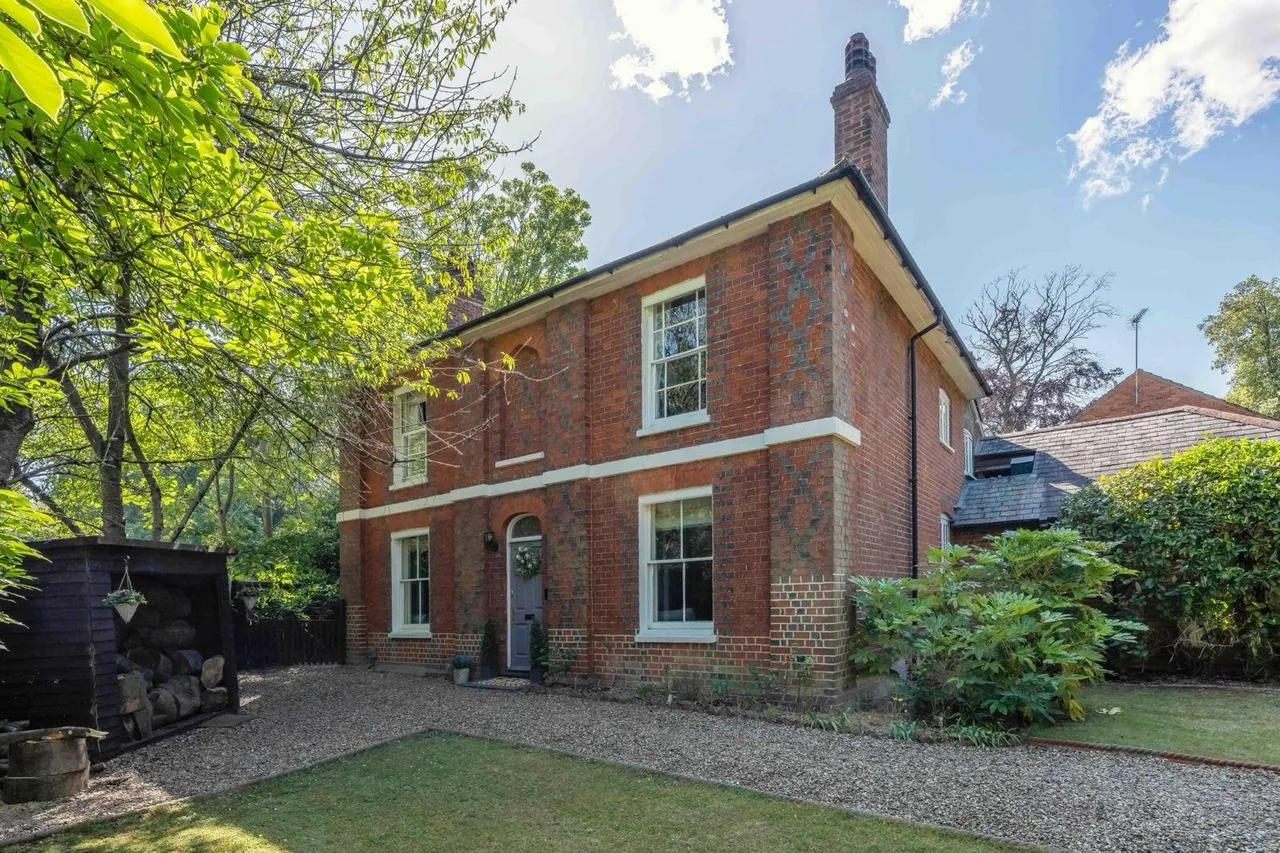 5 bed house for sale, Popeswood Road, Bracknell, RG42