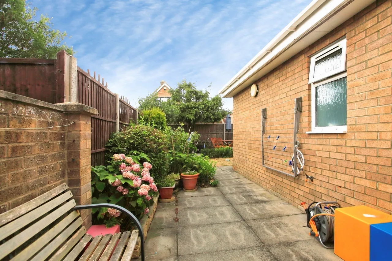Lewes Gardens, Peterborough, PE4, photo 15