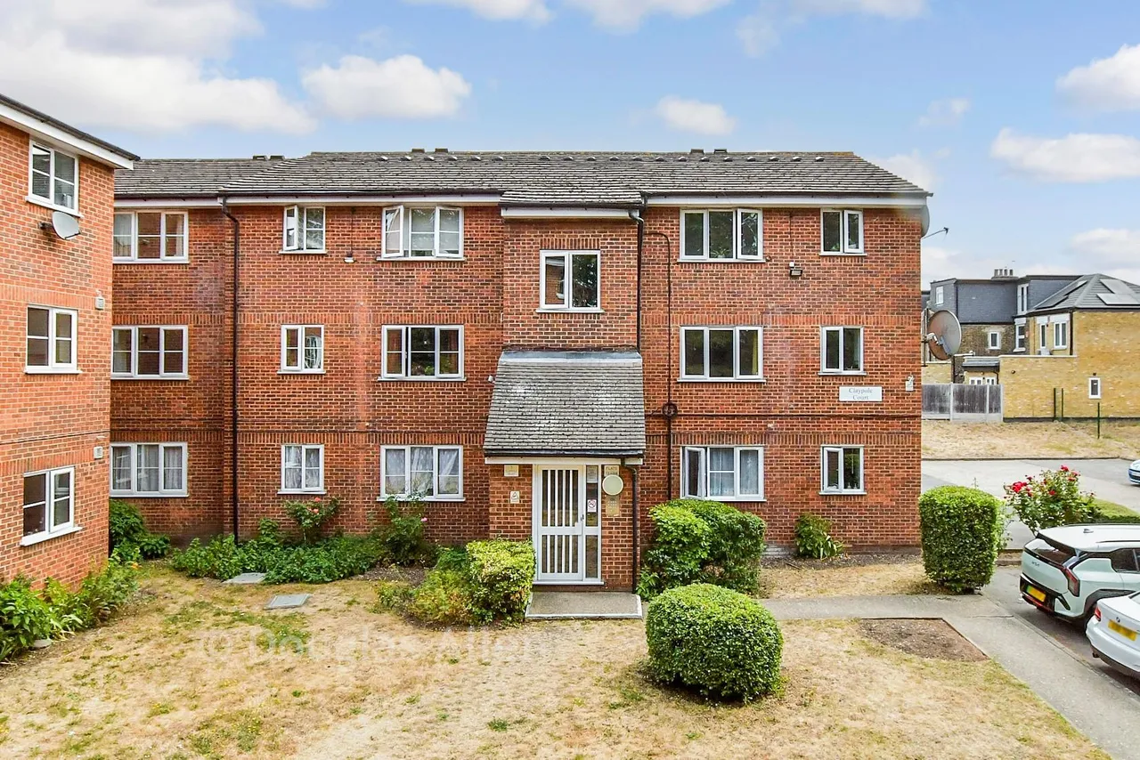 1 bed flat for sale, Yunus Khan Close, Walthamstow, E17