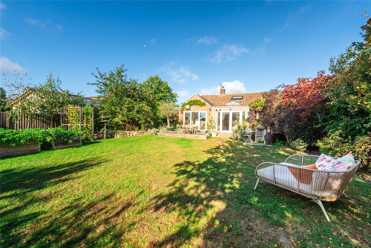 Avenue Road, Rushden, NN10, photo 19