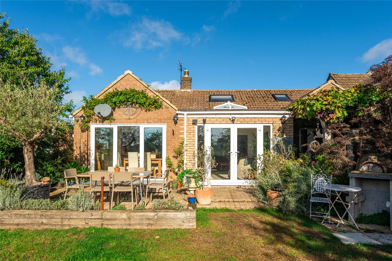 Avenue Road, Rushden, NN10, photo 18