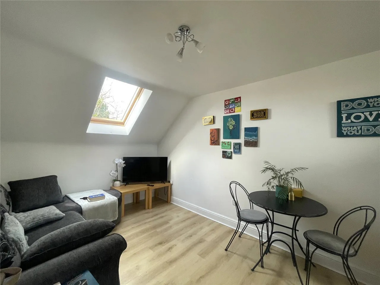 Sandringham Court, Chester Le Street, Durham, DH3, photo 3