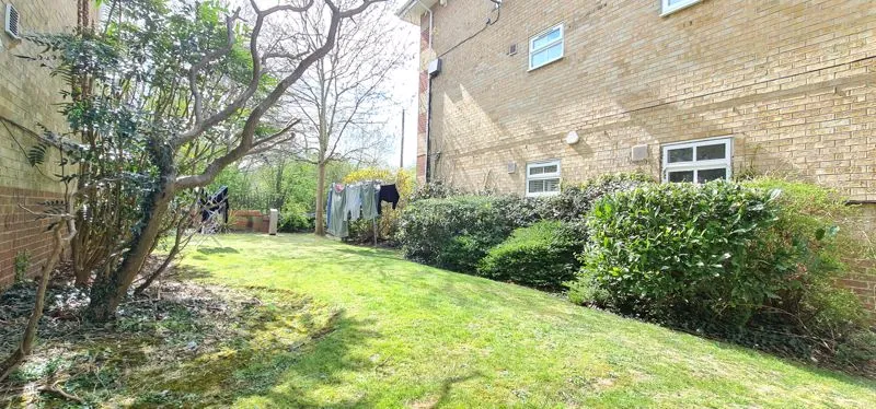 Wayletts, Leigh-On-Sea, Essex, SS9 4ED, photo 3