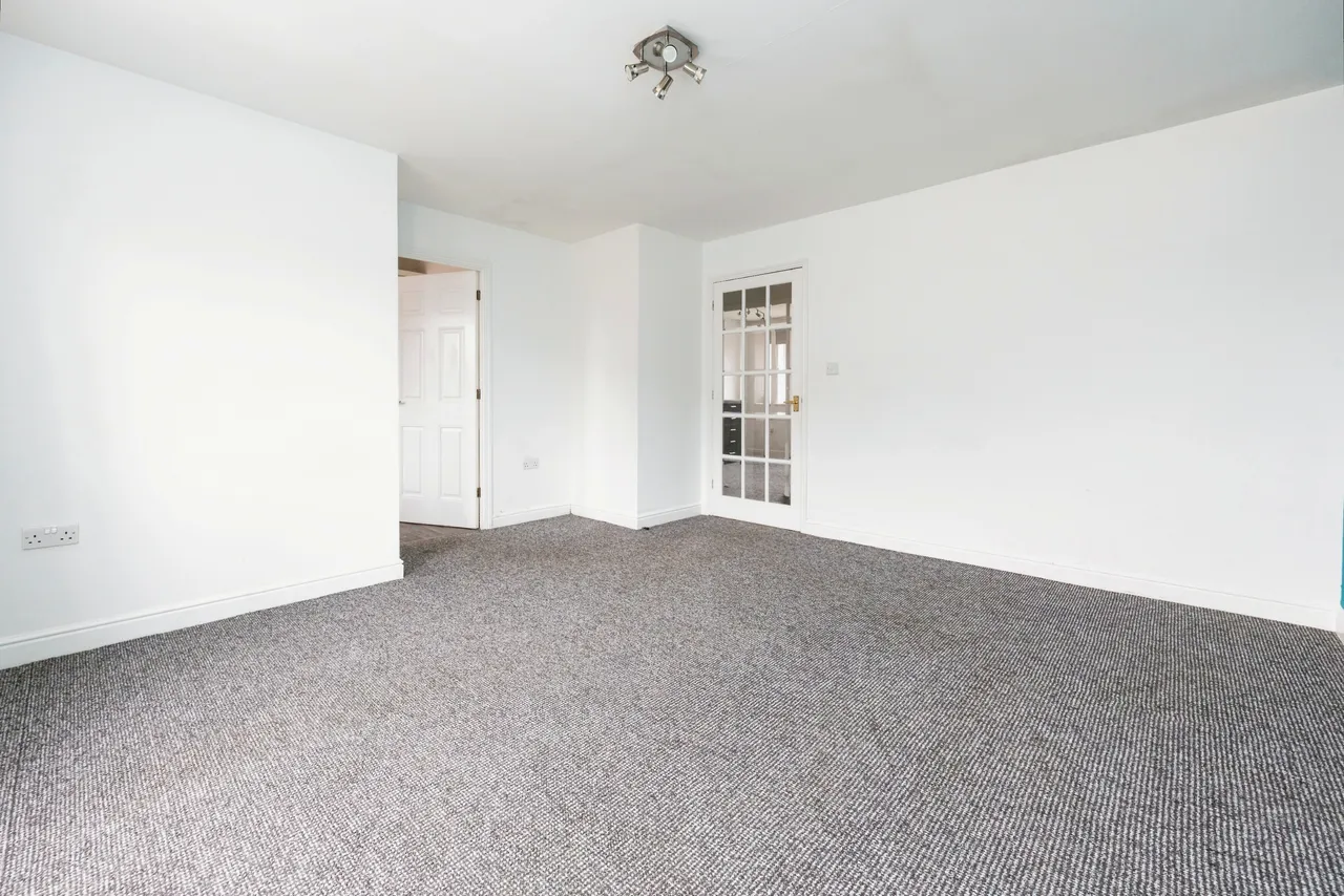 Richard Hillary Close, TN24, photo 5