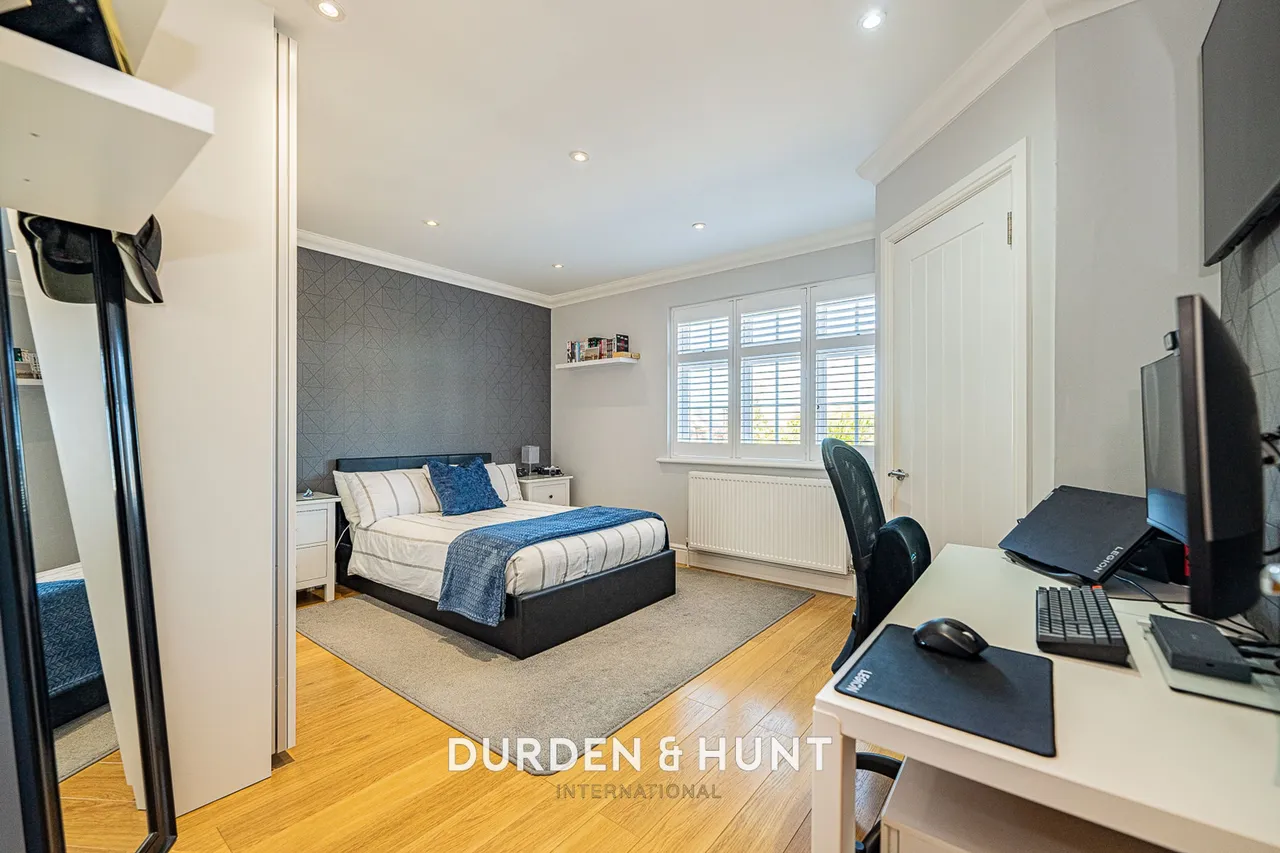 Elmdene Avenue, Hornchurch, RM11, photo 23