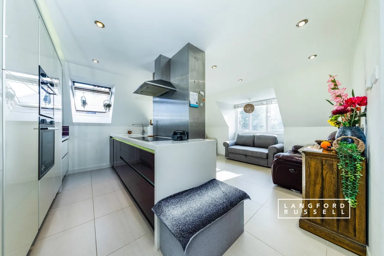 Tubbenden Lane South, Orpington, BR6, photo 9