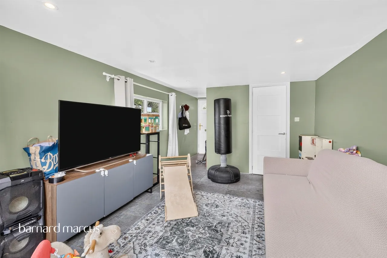 The Greenway, Epsom, KT18, photo 13