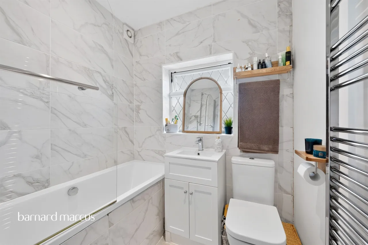 The Greenway, Epsom, KT18, photo 11
