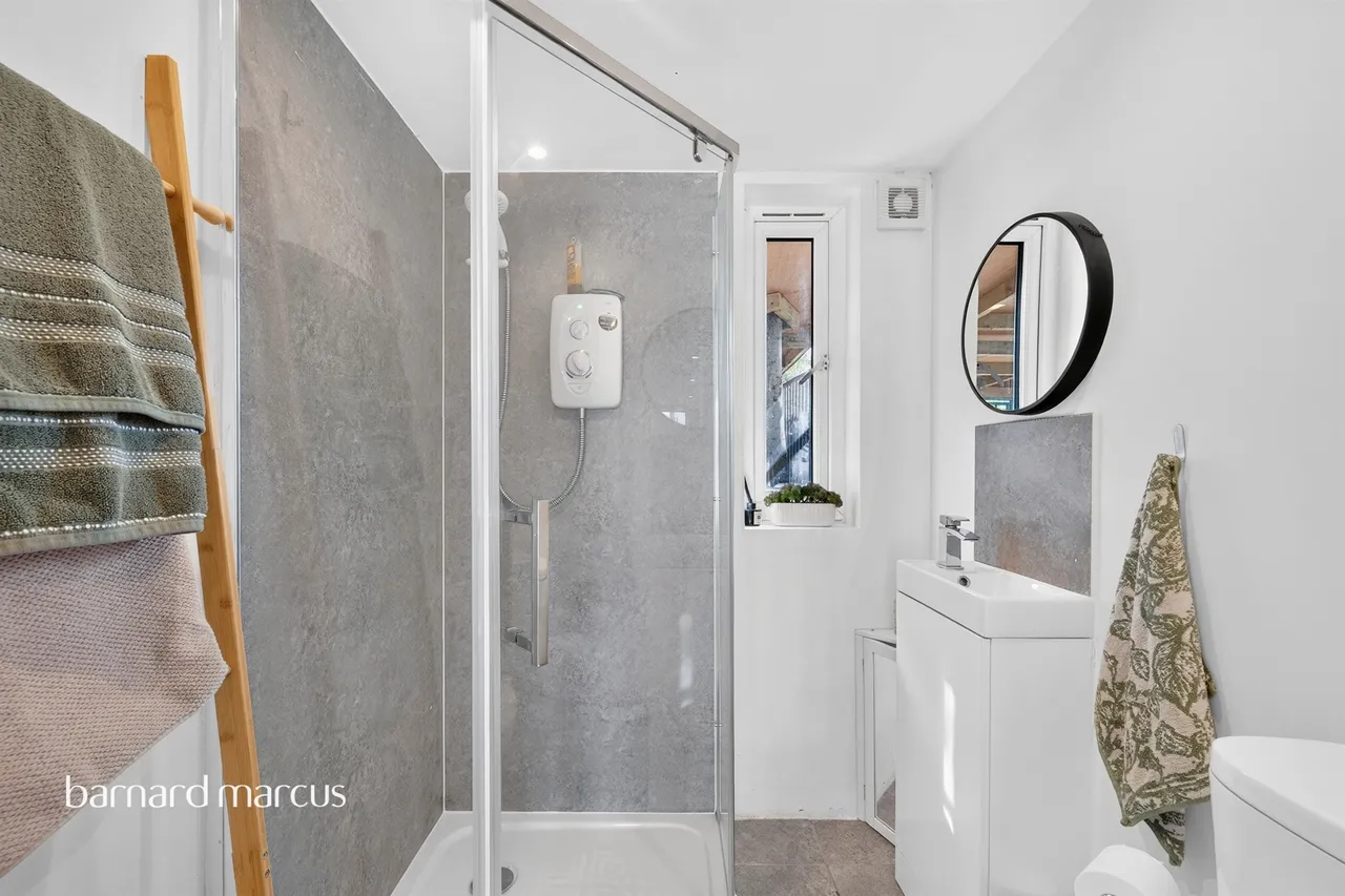 The Greenway, Epsom, KT18, photo 12