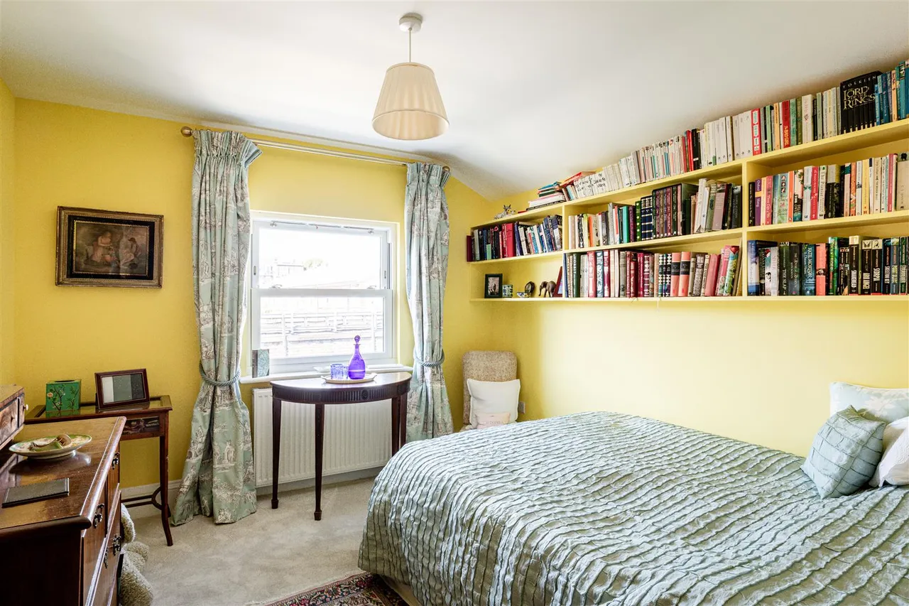 Sulgrave Road, London, W6, photo 14