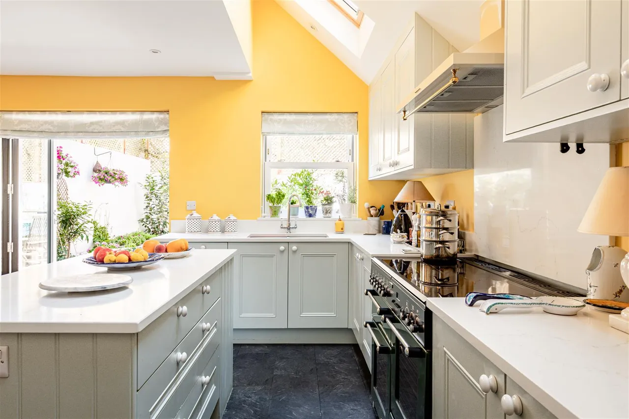 Sulgrave Road, London, W6, photo 8