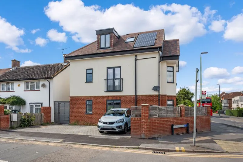 135 Cheam Common Road, Worcester Park KT4 8SY, photo 12