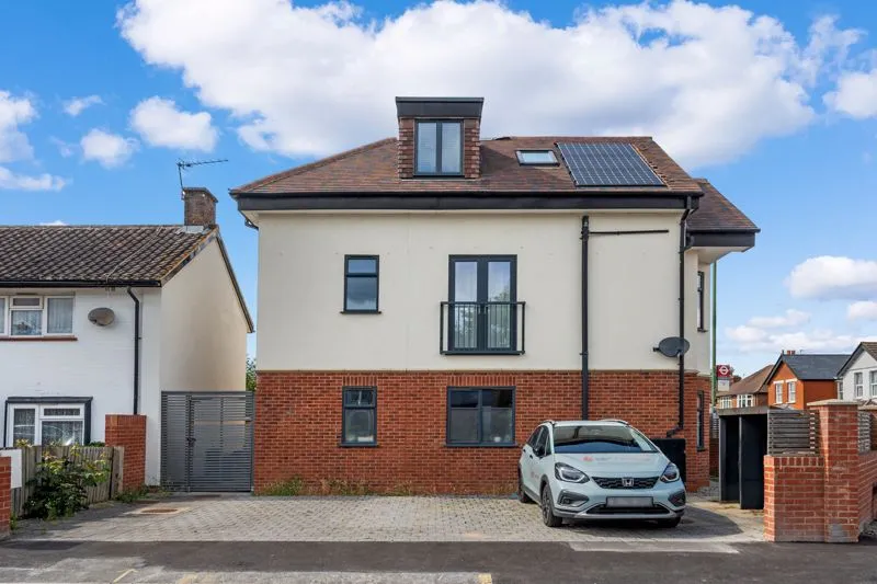 135 Cheam Common Road, Worcester Park KT4 8SY, photo 11
