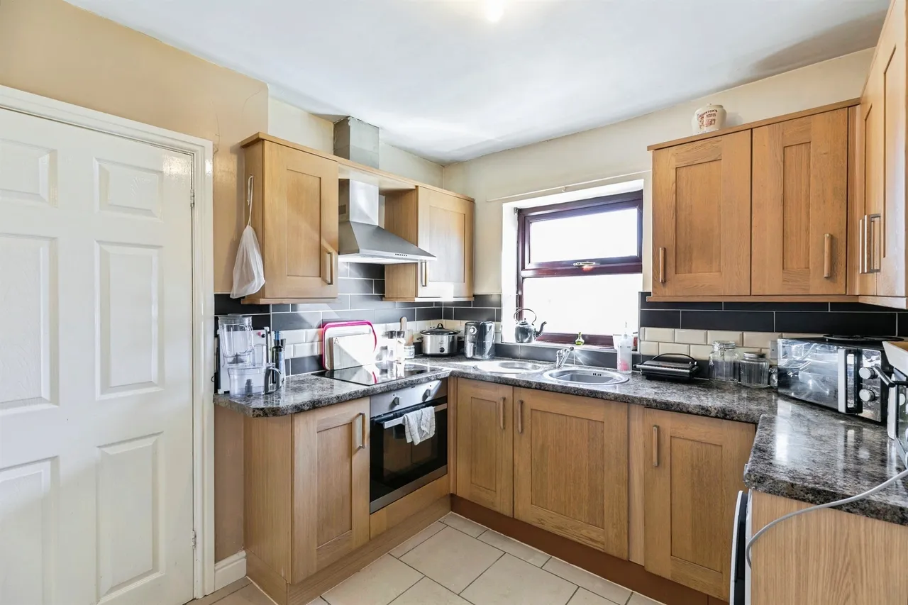 Doncaster Road, Barnsley, S70, photo 5