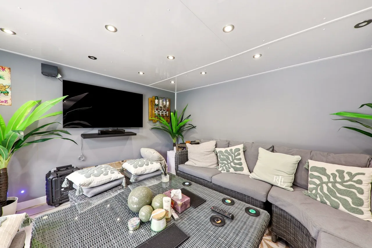 Carlton Green, Rothwell, LS26, photo 33