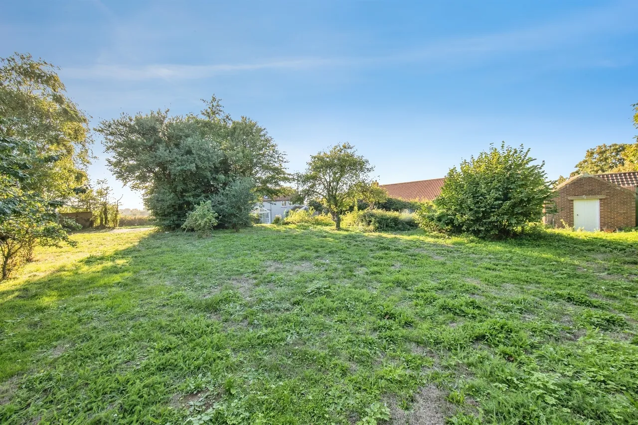 The Street, Alderton, IP12, photo 16