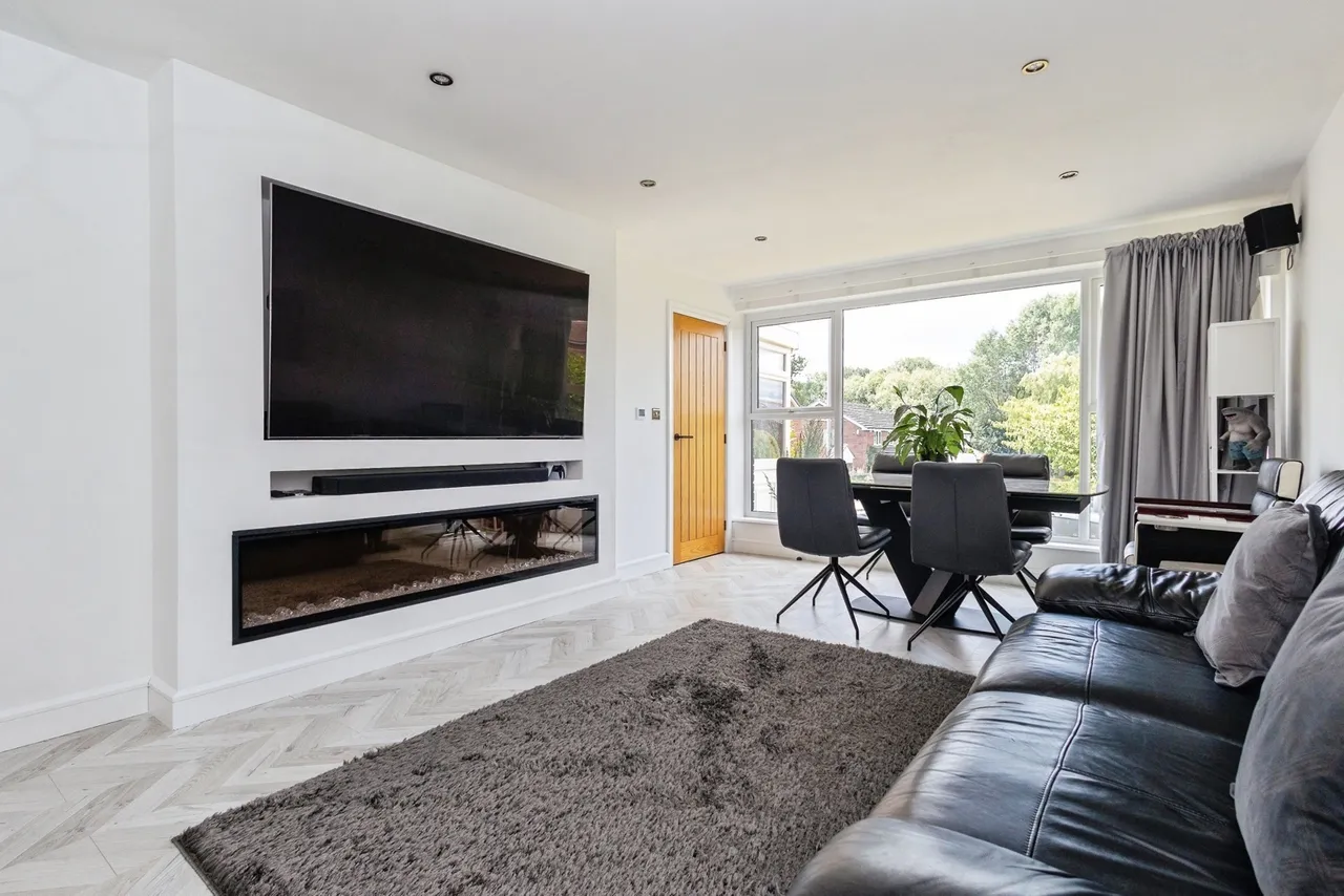 Winchester Avenue, Ashton-under-Lyne, Greater Manchester, OL6, photo 2