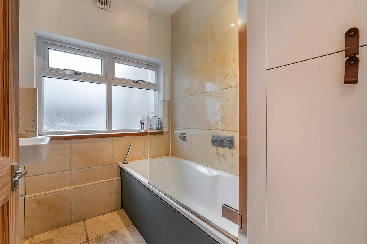 Tranmere Road, London, SW18, photo 8