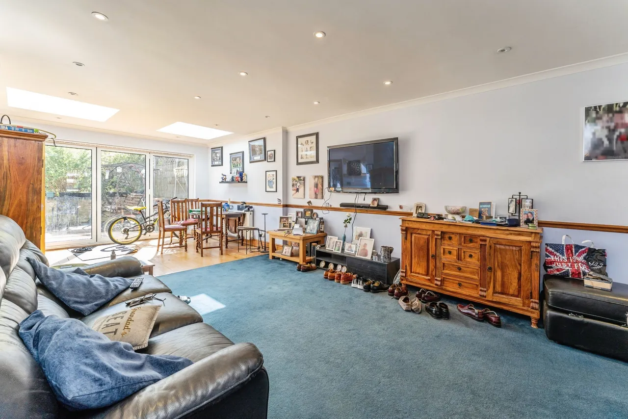 Brookfield Avenue, London, NW7, photo 3
