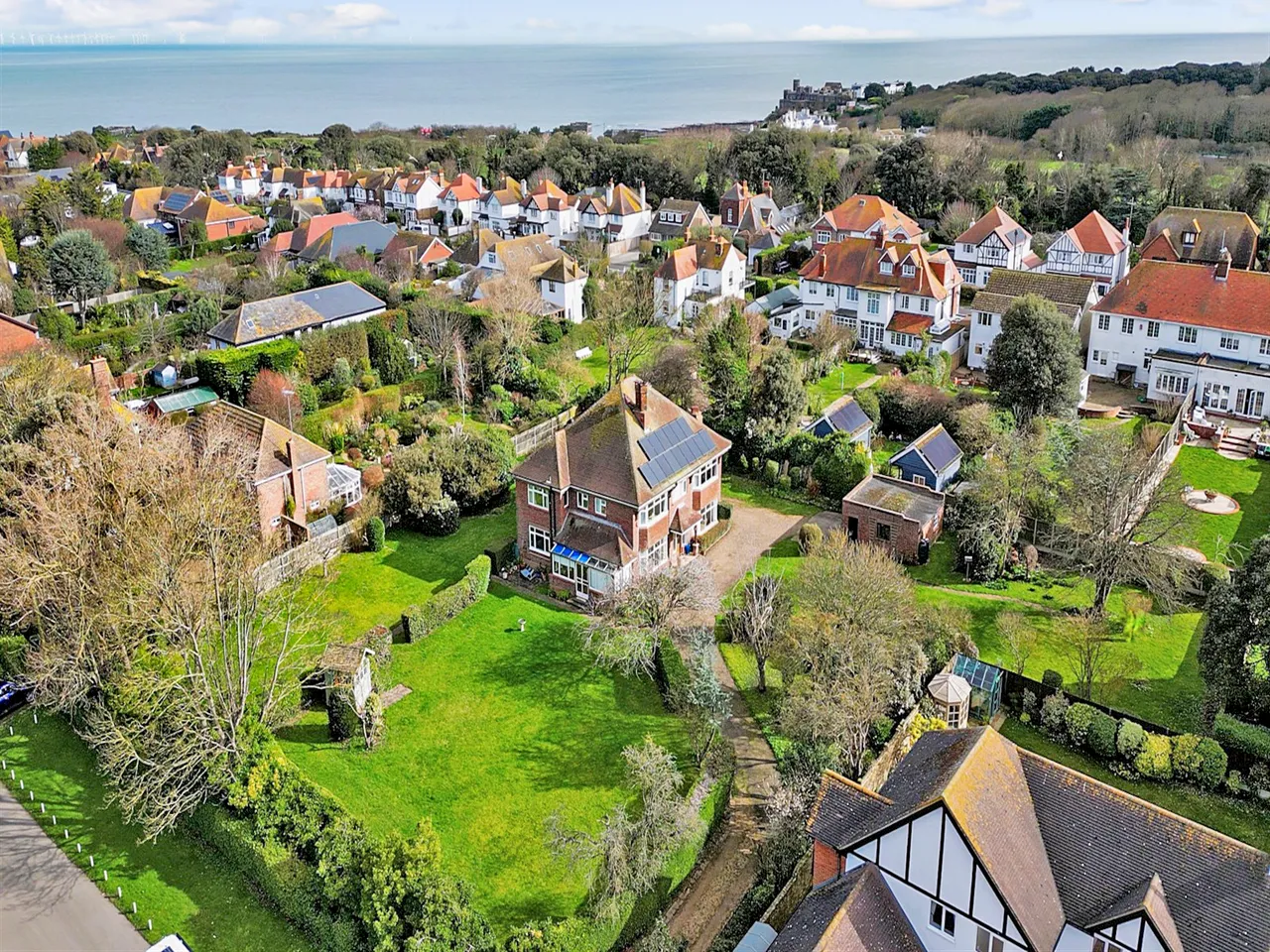 6 bed house for sale, Kingsgate Avenue, Kingsgate, CT10
