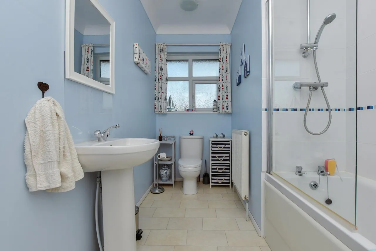 Kingsgate Avenue, Kingsgate, CT10, photo 12