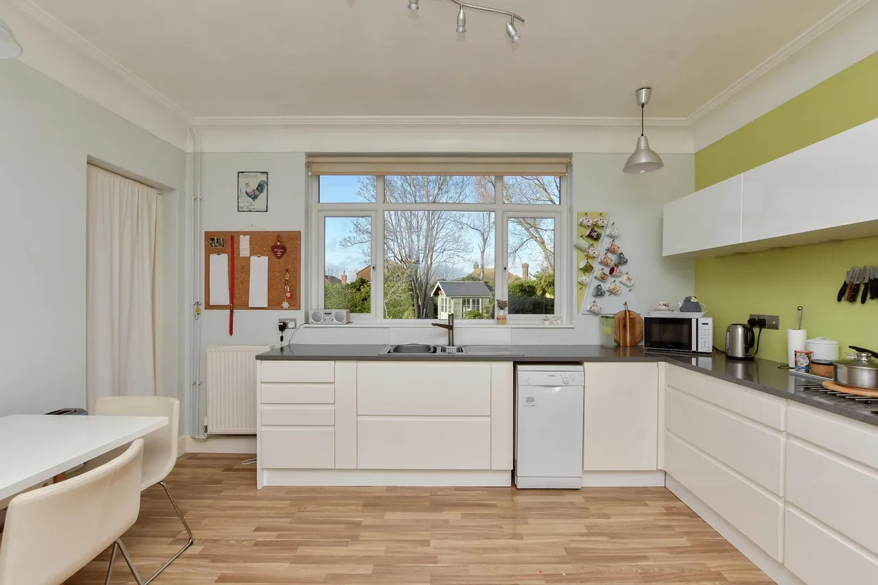 Kingsgate Avenue, Kingsgate, CT10, photo 6