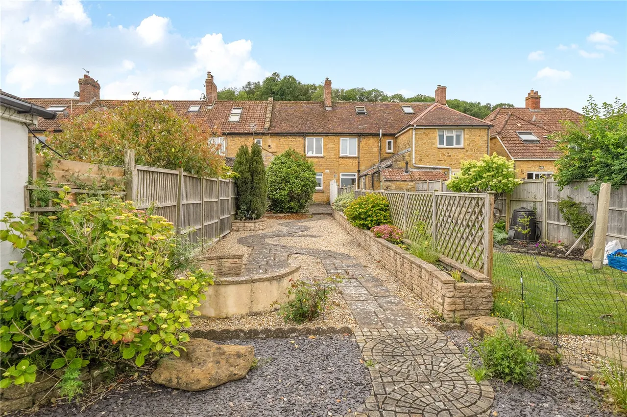 East Stoke, Stoke-Sub-Hamdon, Somerset, TA14 6RQ, photo 9