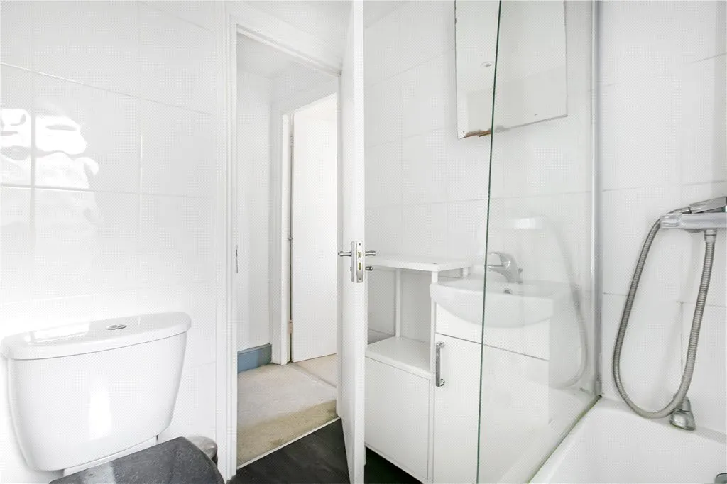 Acre Lane, London, SW2, photo 10