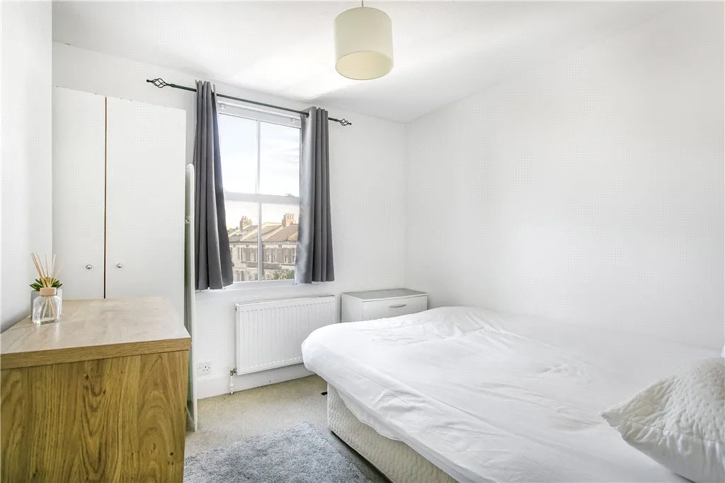 Acre Lane, London, SW2, photo 5