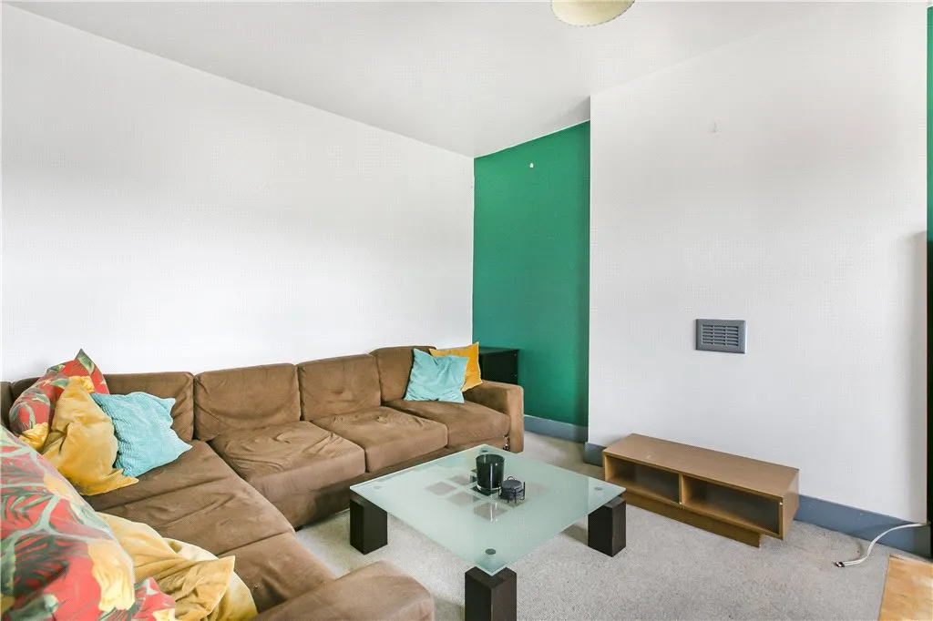 Acre Lane, London, SW2, photo 7