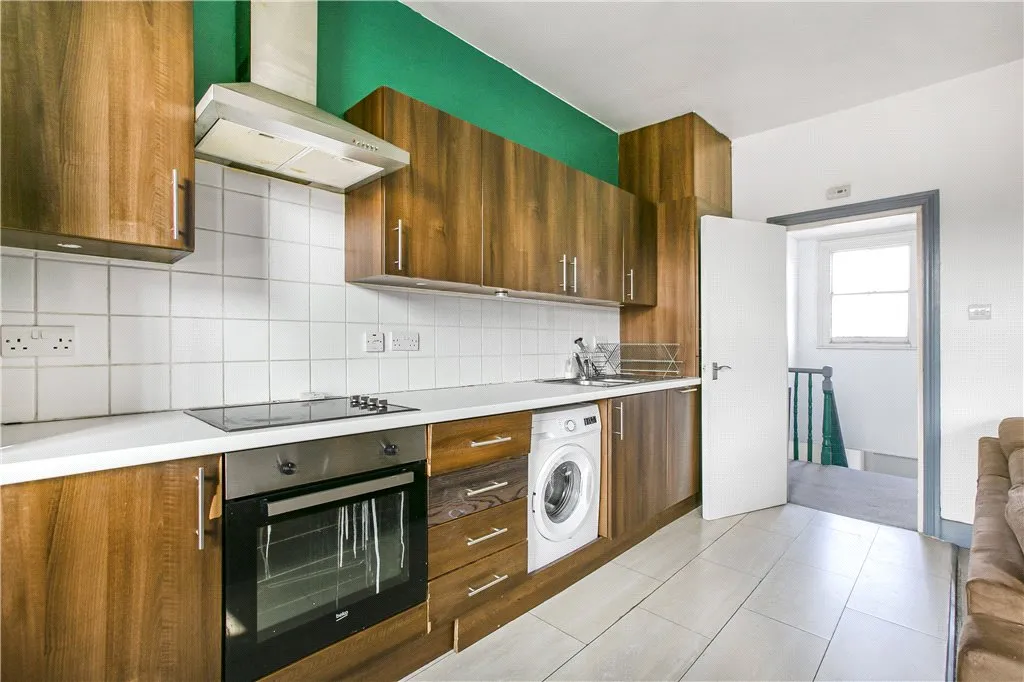 Acre Lane, London, SW2, photo 3