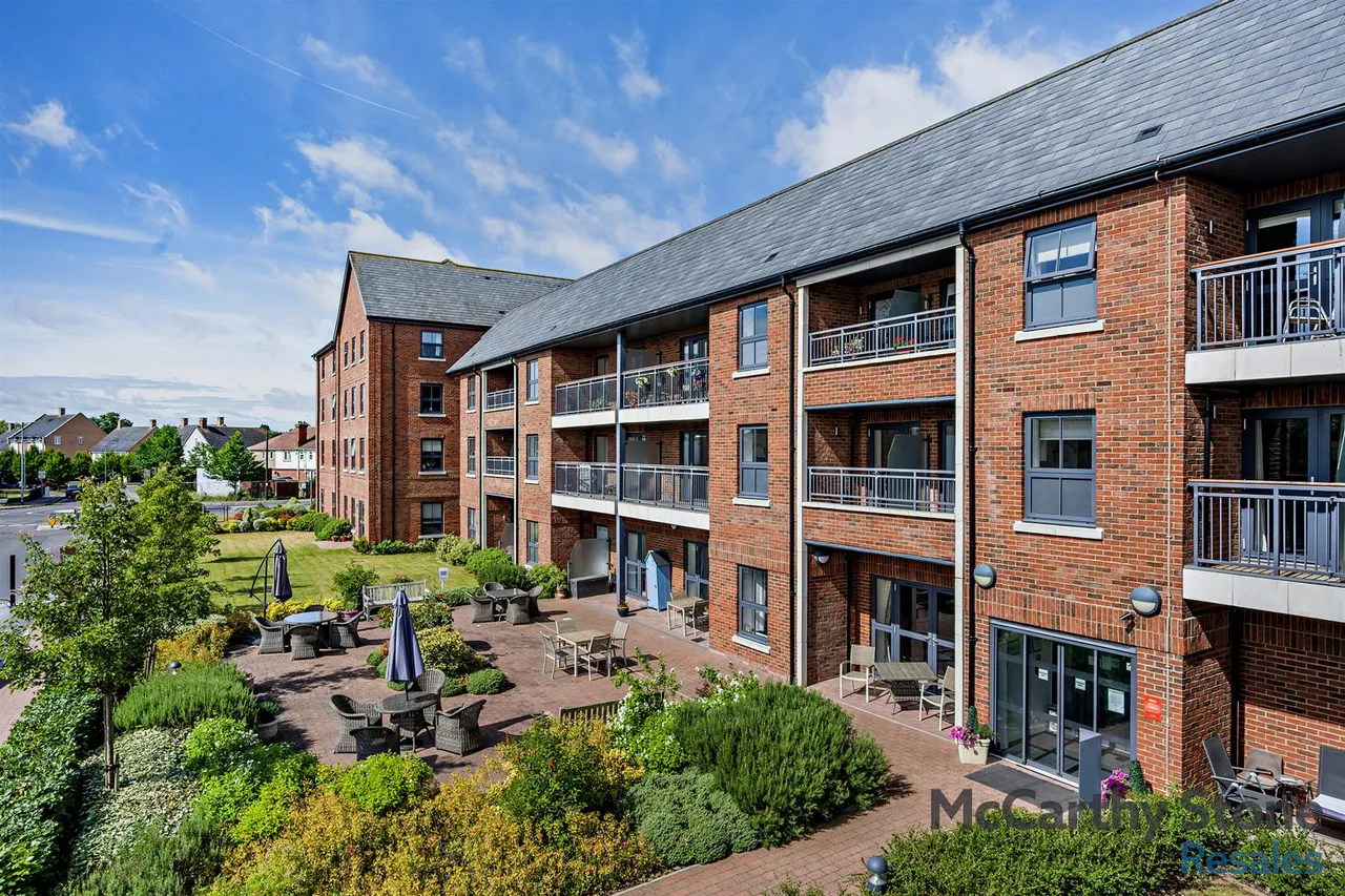 2 bed flat for sale, Butt Road, Colchester, CO2