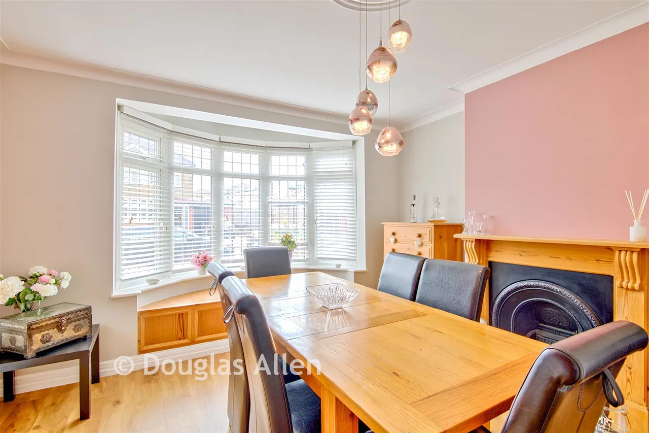Glamis Drive, Hornchurch, RM11, photo 3