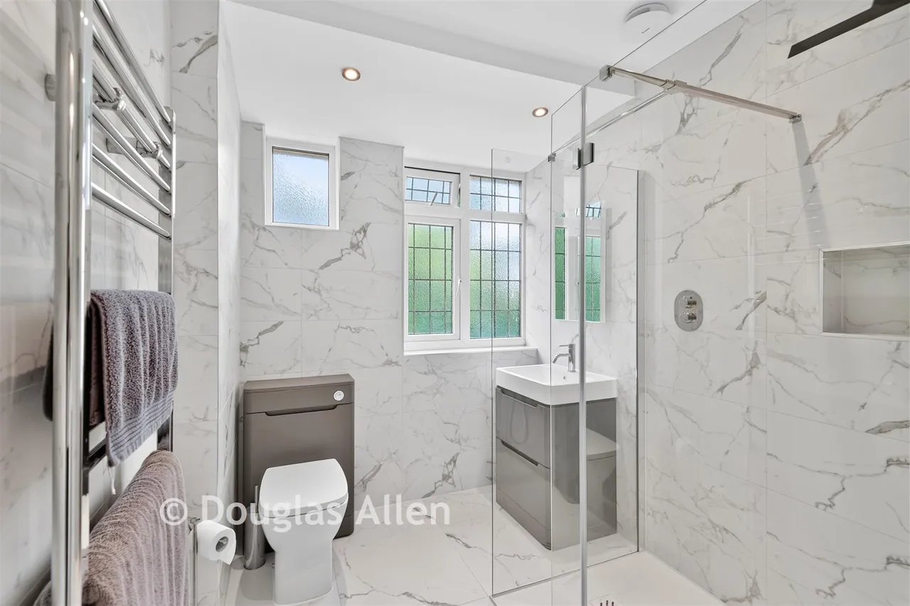 Glamis Drive, Hornchurch, RM11, photo 11