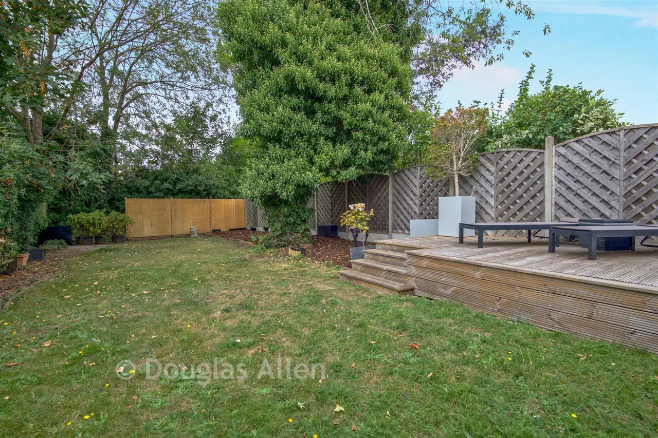 Glamis Drive, Hornchurch, RM11, photo 14