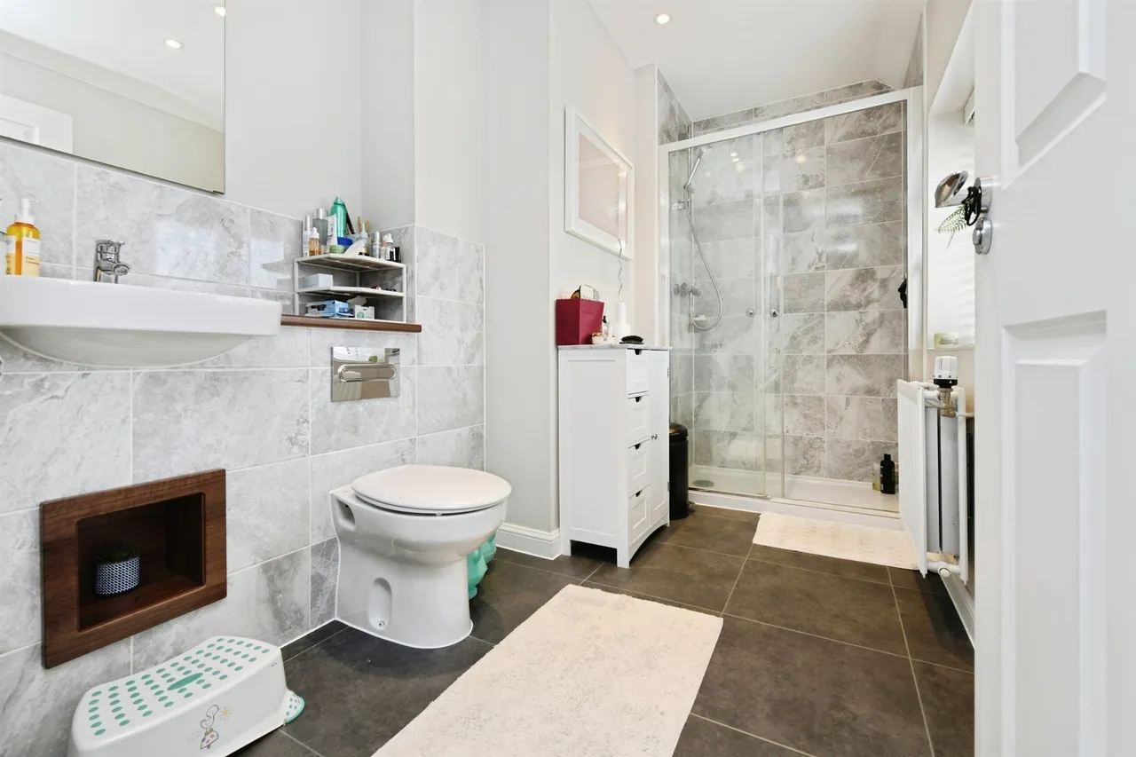 Charles Crescent, Rochford, SS4, photo 9
