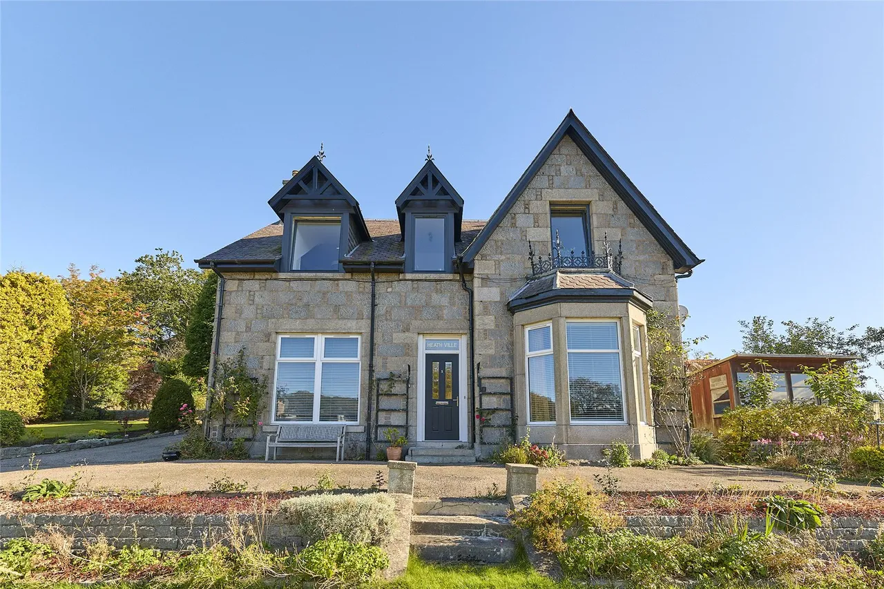 2 bed flat for sale, Malcolm Road, Peterculter, AB14