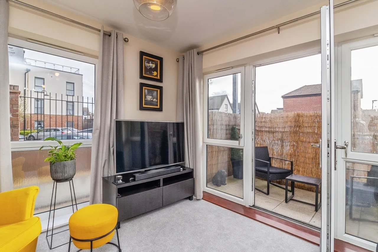 Pascal Mews, Oakgrove, Milton Keynes, Buckinghamshire, MK10, photo 5