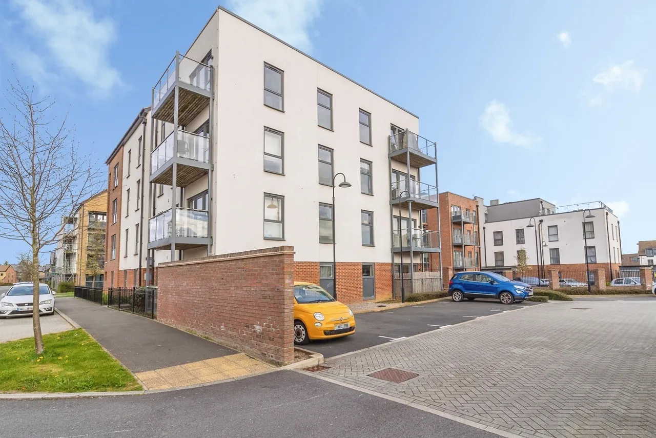 Pascal Mews, Oakgrove, Milton Keynes, Buckinghamshire, MK10, photo 20