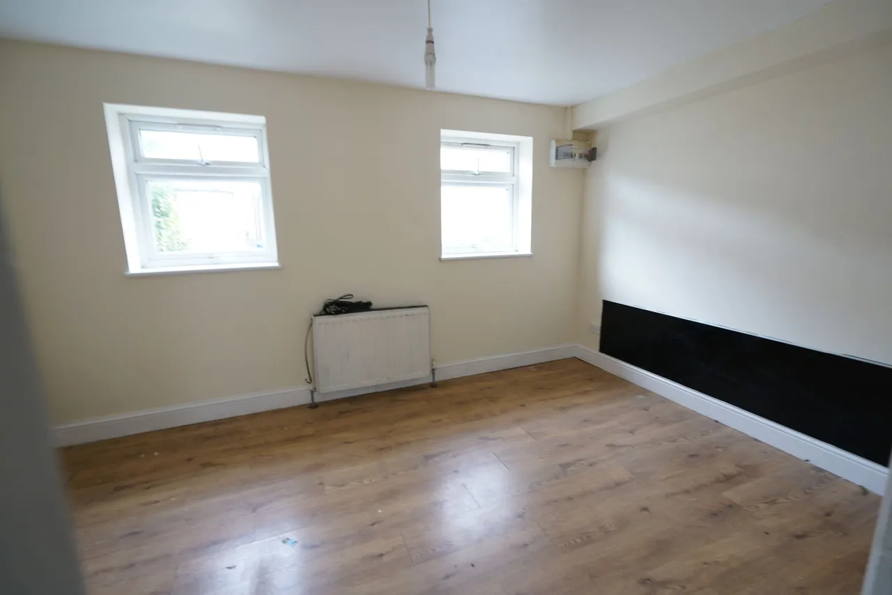 14 Foxton Road, Grays, Essex, RM20 4XX, photo 2
