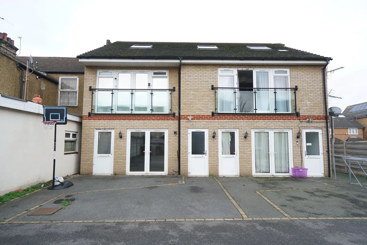 14 Foxton Road, Grays, Essex, RM20 4XX, photo 10