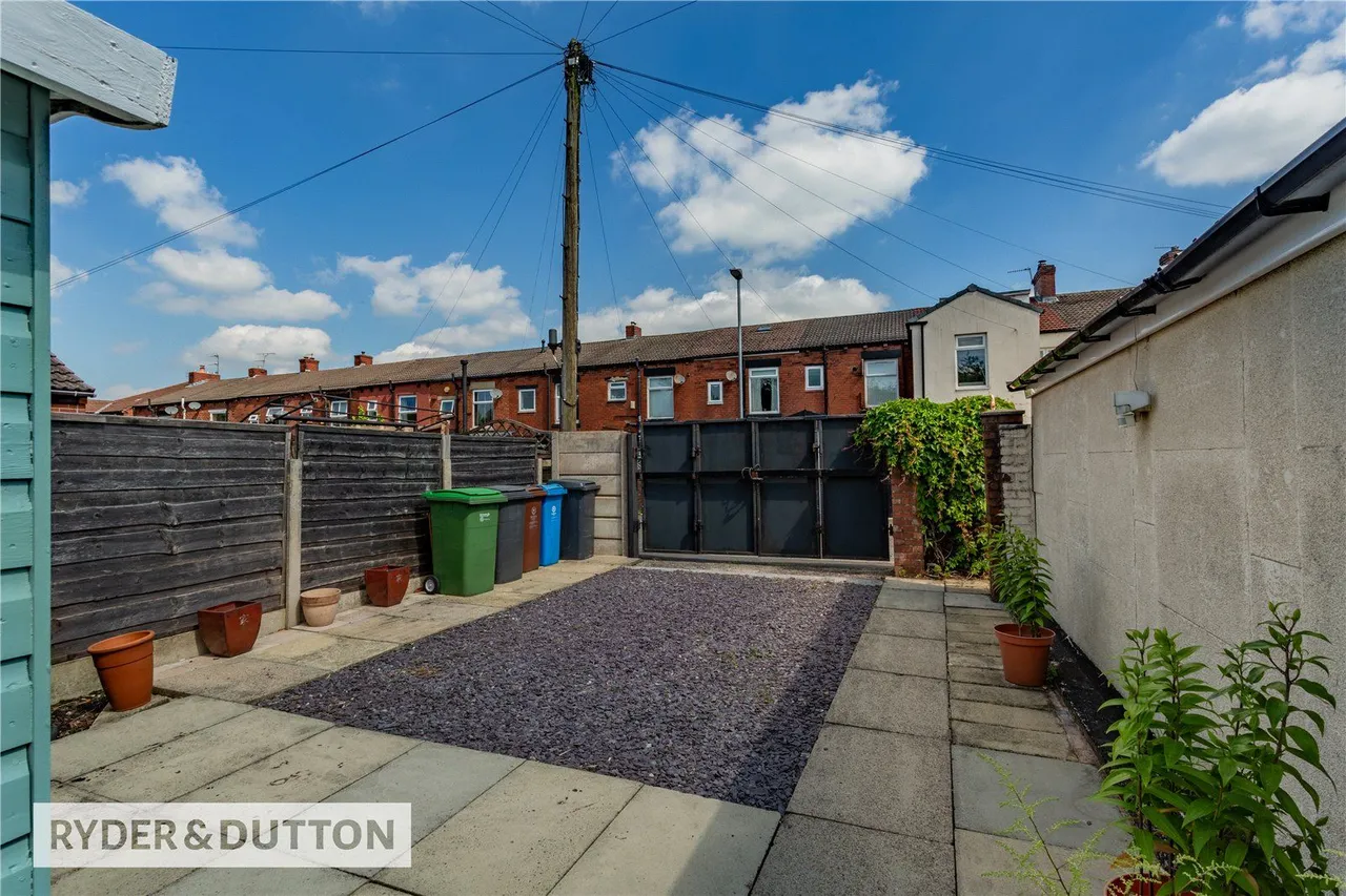 Sunfield Crescent, Royton, OL2, photo 23