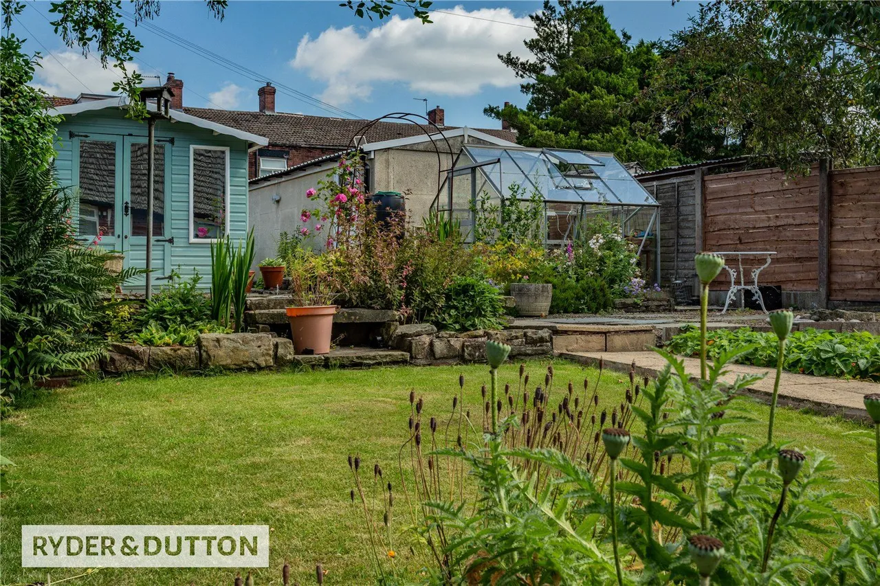 Sunfield Crescent, Royton, OL2, photo 4