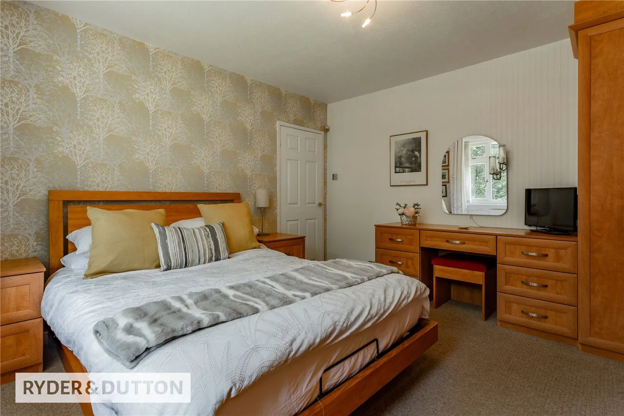 Sunfield Crescent, Royton, OL2, photo 16