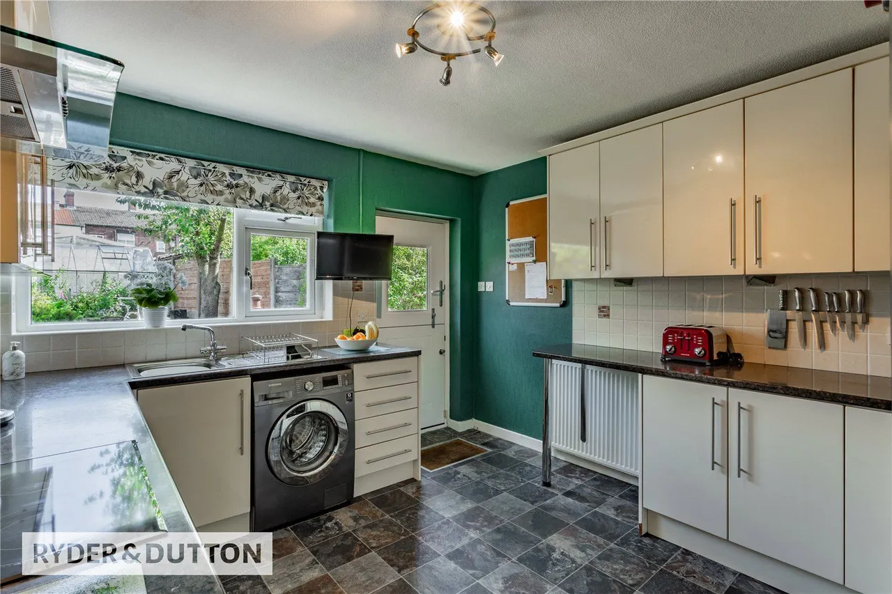 Sunfield Crescent, Royton, OL2, photo 10
