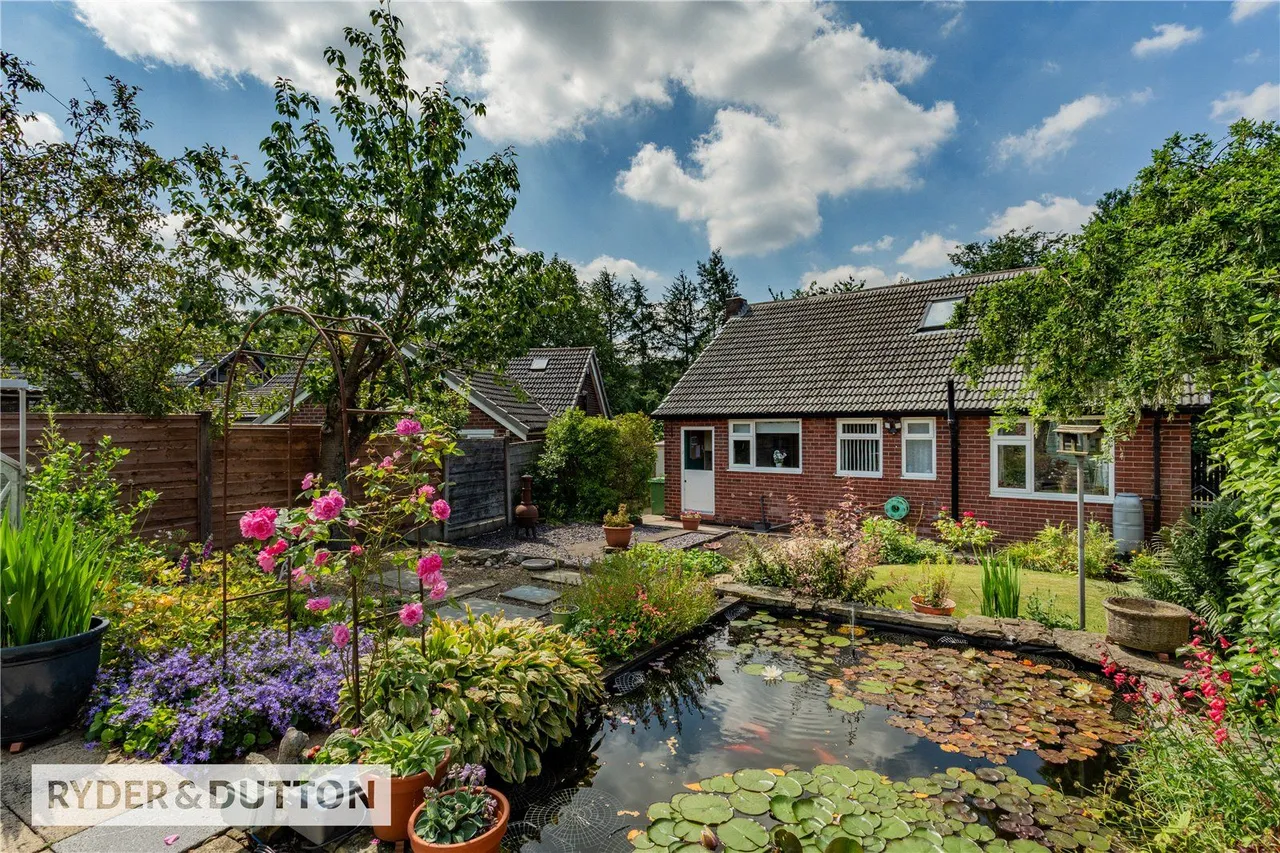 Sunfield Crescent, Royton, OL2, photo 3