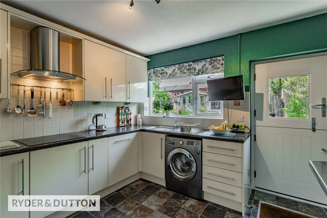 Sunfield Crescent, Royton, OL2, photo 11