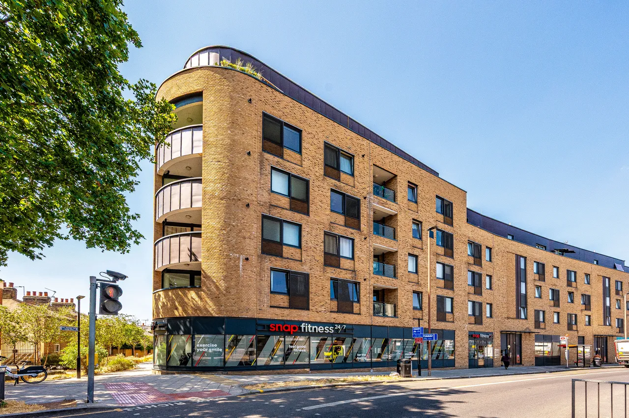 1 bed flat for sale — Flat 2, Howarth House, 125 Pelton Road, London
