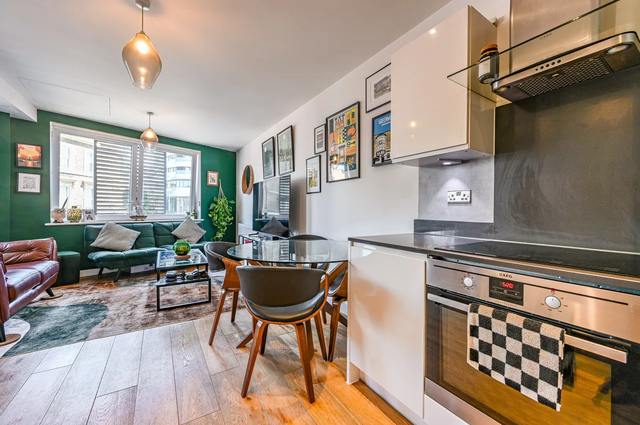 Flat 2, Howarth House, 125 Pelton Road, London, photo 7